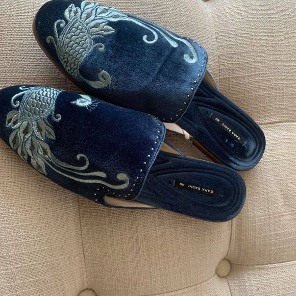Zara Velvet Loafer with Peacock embroidery - Picture 2 of 3